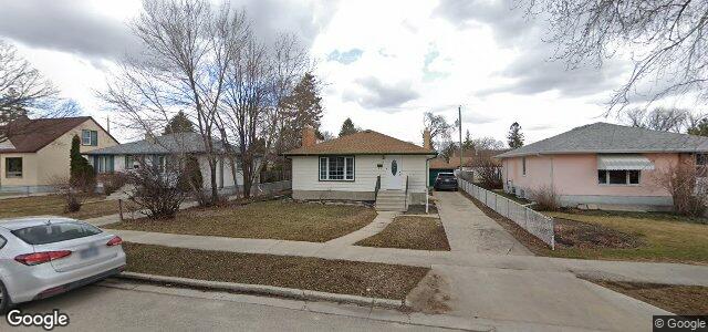 121 Poplarwood Avenue（加拿大曼尼托巴省温尼伯市）房屋照片