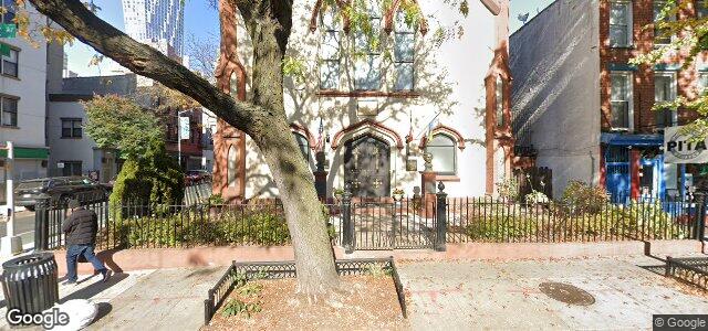 Photo of 401 Atlantic Avenue in Winnipeg, Manitoba