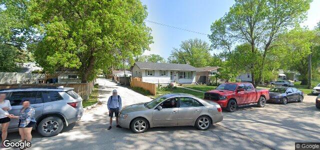 879 St Therese Avenue（加拿大曼尼托巴省温尼伯市）房屋照片