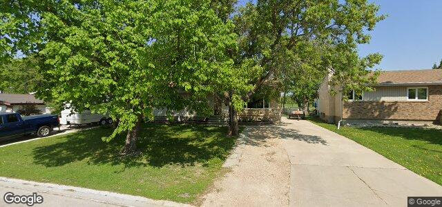 Photo of 911 Lemay Avenue in Winnipeg, Manitoba