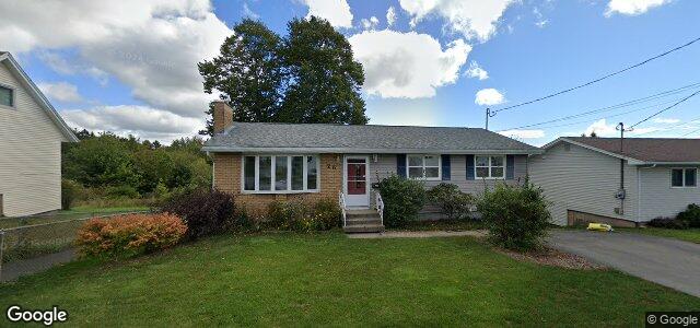 28 Amarynth Crescent（加拿大曼尼托巴省温尼伯市）房屋照片