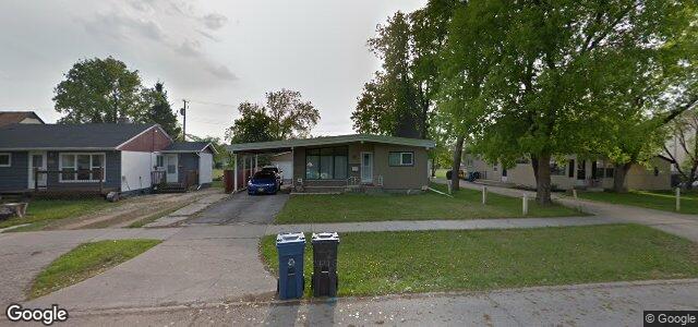 702 Parkdale Street（加拿大曼尼托巴省温尼伯市）房屋照片