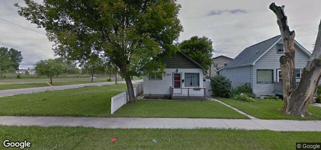 Photo of 577 Harbison Avenue E in Winnipeg, Manitoba