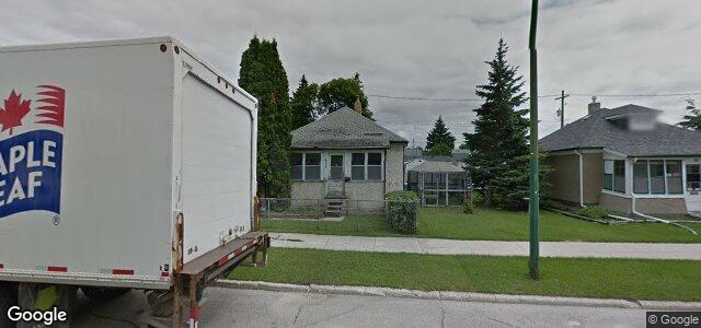 Photo of 611 Martin Avenue E in Winnipeg, Manitoba