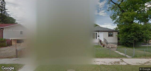 Photo of 613 Castle Avenue in Winnipeg, Manitoba