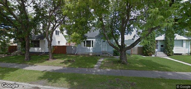 Photo of 825 Harbison Avenue E in Winnipeg, Manitoba
