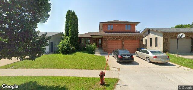 Photo of 610 Templeton Avenue in Winnipeg, Manitoba