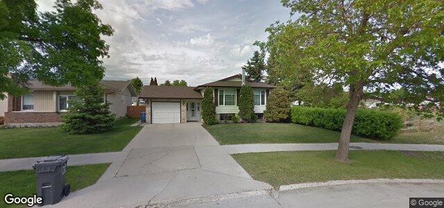 102 Councillor Bay（加拿大曼尼托巴省温尼伯市）房屋照片