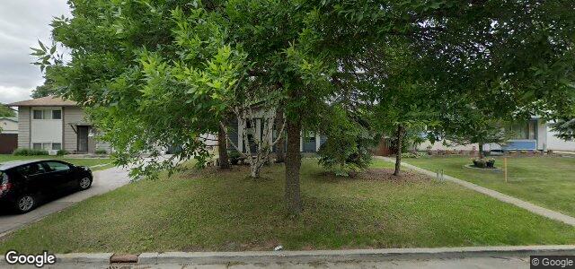 102 Madera Crescent（加拿大曼尼托巴省温尼伯市）房屋照片