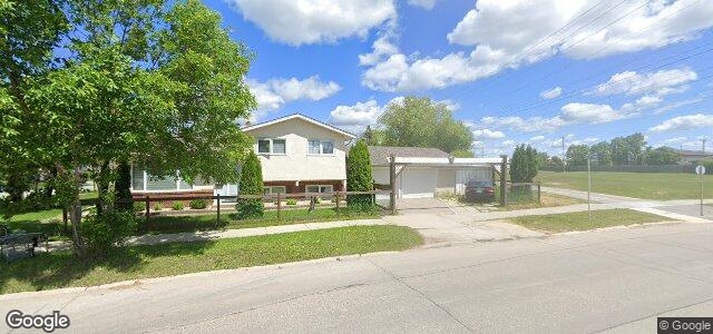 Larawan ng 111 Mapleglen Drive sa Winnipeg, Manitoba