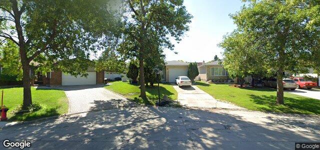 Photo of 15 Merlon Place in Winnipeg, Manitoba