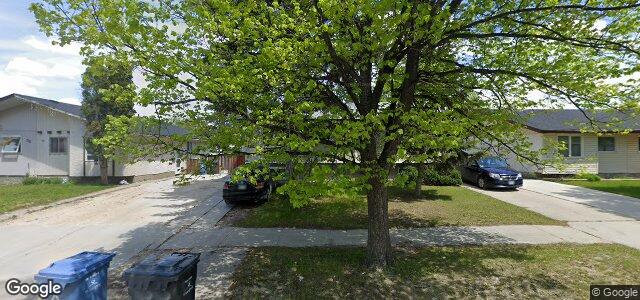 Larawan ng 17 Mapleton Drive sa Winnipeg, Manitoba