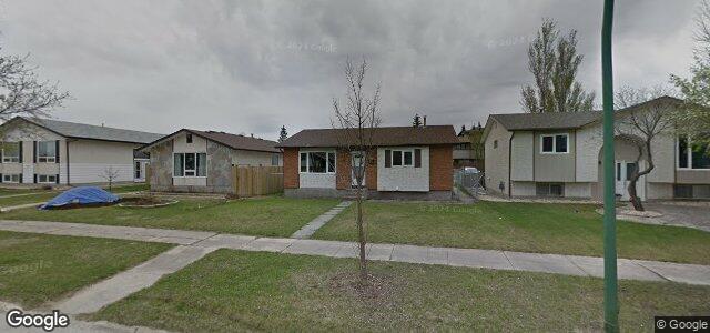 18 Piney Crescent（加拿大曼尼托巴省温尼伯市）房屋照片