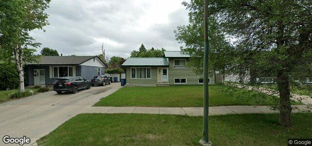 30 Magenta Crescent（加拿大曼尼托巴省温尼伯市）房屋照片