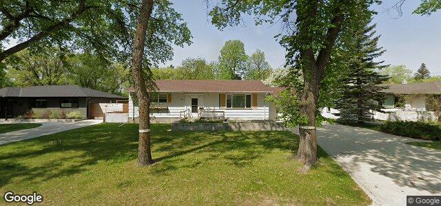 Photo of 302 Lamont Boulevard in Winnipeg, Manitoba