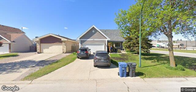 135 Poplynn Drive（加拿大曼尼托巴省温尼伯市）房屋照片