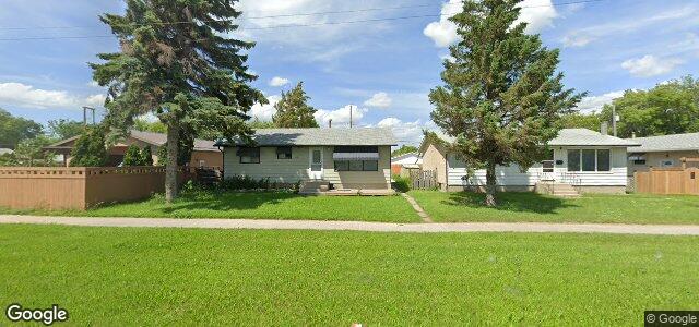 Photo of 2005 Selkirk Avenue in Winnipeg, Manitoba