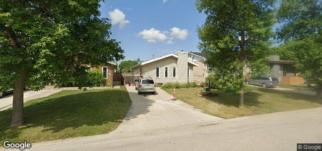 Larawan ng 54 Weitzel Street sa Winnipeg, Manitoba