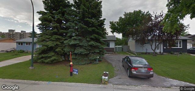 18 Rizer Crescent（加拿大曼尼托巴省温尼伯市）房屋照片