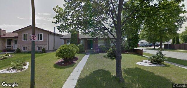 Larawan ng 2 Bayne Crescent sa Winnipeg, Manitoba