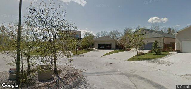 130 Bloomer Crescent（加拿大曼尼托巴省温尼伯市）房屋照片