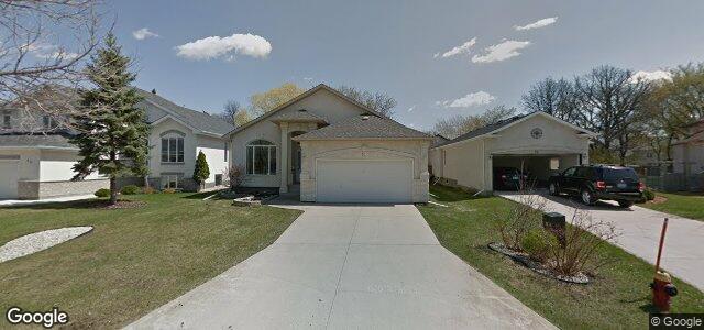 15 Bloomer Crescent（加拿大曼尼托巴省温尼伯市）房屋照片