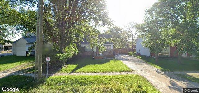 221 Elmhurst Road（加拿大曼尼托巴省温尼伯市）房屋照片