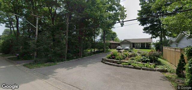 Photo of 287 Victoria Crescent in Winnipeg, Manitoba