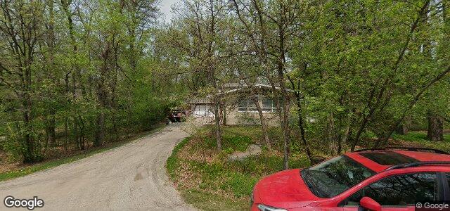 Larawan ng 300 Victoria Crescent sa Winnipeg, Manitoba