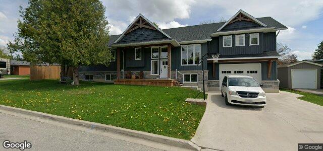 Larawan ng 93 Victoria Crescent sa Winnipeg, Manitoba