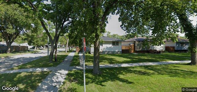 Photo of 569 Ravelston Avenue W in Winnipeg, Manitoba