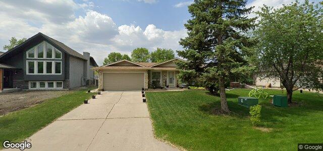 102 Syracuse Crescent（加拿大曼尼托巴省温尼伯市）房屋照片