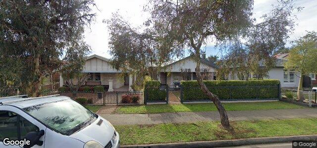 15 Salisbury Crescent（加拿大曼尼托巴省温尼伯市）房屋照片