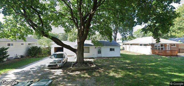 212 Augusta Drive（加拿大曼尼托巴省温尼伯市）房屋照片