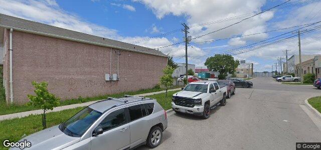 676 Logan Avenue（加拿大曼尼托巴省温尼伯市）房屋照片