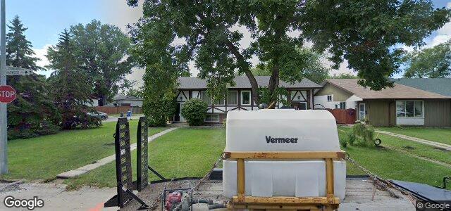 122 Harwood Crescent（加拿大曼尼托巴省温尼伯市）房屋照片