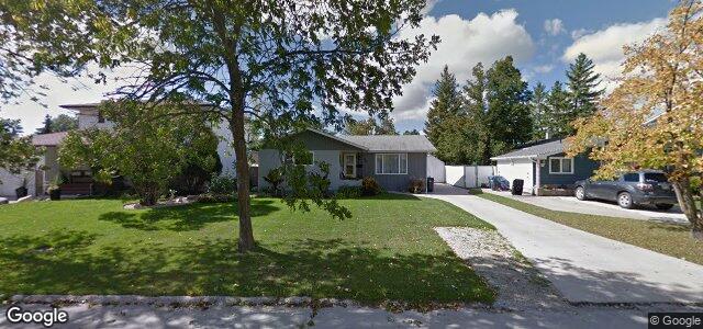 Larawan ng 30 Sandham Crescent sa Winnipeg, Manitoba