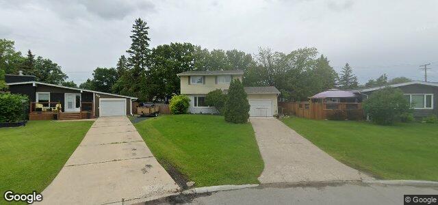 Photo of 302 Whitegates Crescent in Winnipeg, Manitoba
