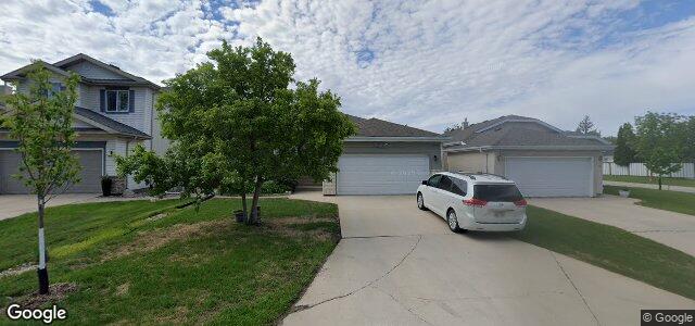 Larawan ng 32 Columbus Crescent sa Winnipeg, Manitoba