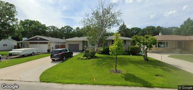 Photo of 77 Dickens Drive in Winnipeg, Manitoba