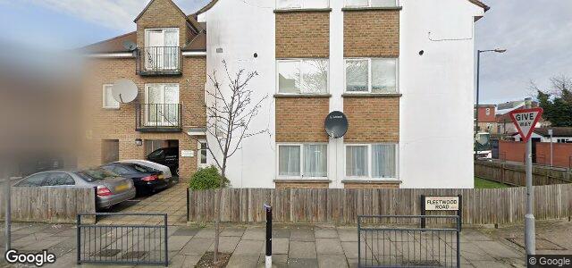 Larawan ng 90 Fleetwood Road sa Winnipeg, Manitoba