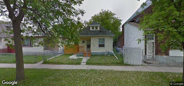 Larawan ng 704 Manitoba Avenue sa Winnipeg, Manitoba