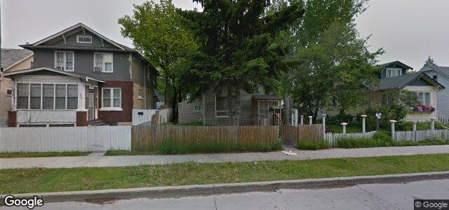 Larawan ng 747 Burrows Avenue sa Winnipeg, Manitoba