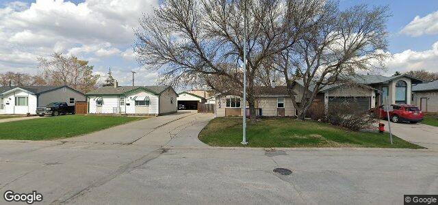 102 Lochmoor Avenue（加拿大曼尼托巴省温尼伯市）房屋照片