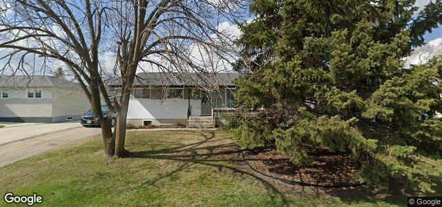 Photo of 102 Penfold Crescent in Winnipeg, Manitoba