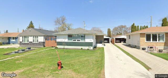Photo of 106 Crestwood Crescent in Winnipeg, Manitoba
