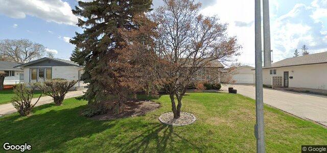 15 Lochmoor Avenue（加拿大曼尼托巴省温尼伯市）房屋照片