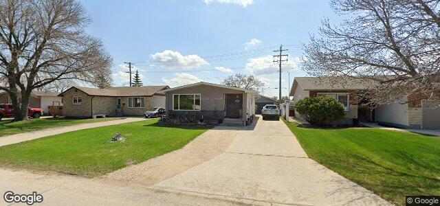 151 Crestwood Crescent（加拿大曼尼托巴省温尼伯市）房屋照片