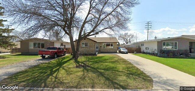 Photo of 153 Crestwood Crescent in Winnipeg, Manitoba